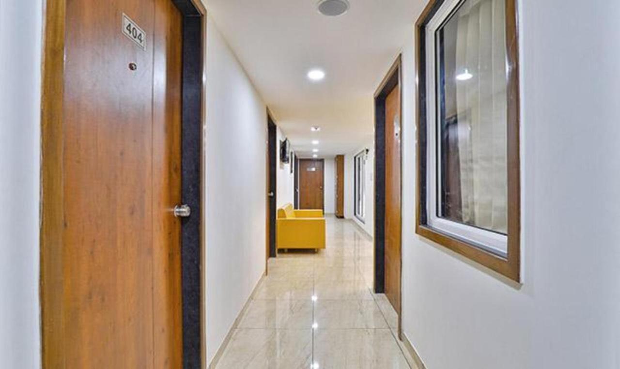 Leo Hotel Ahmedabad Esterno foto
