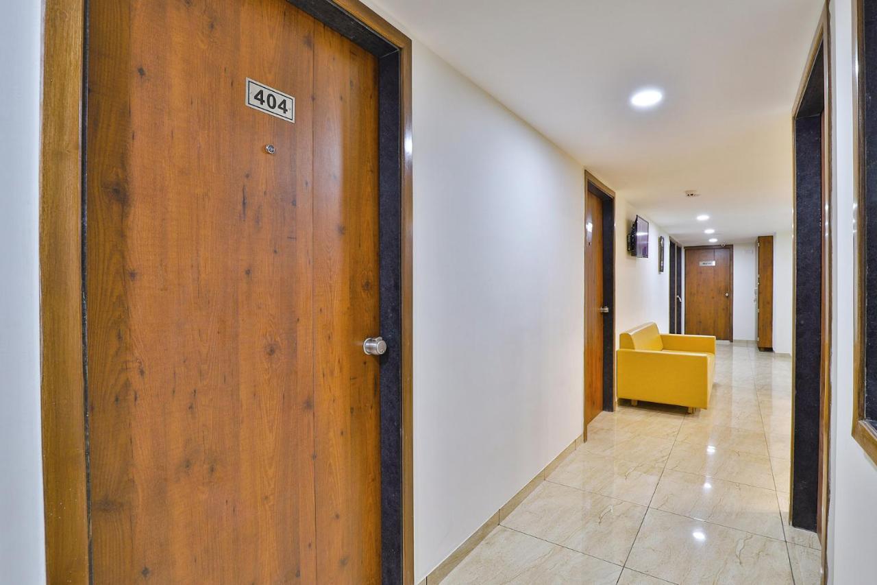 Leo Hotel Ahmedabad Esterno foto